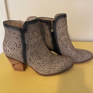 Elegant Laser-Cut Ankle Boots in Gray